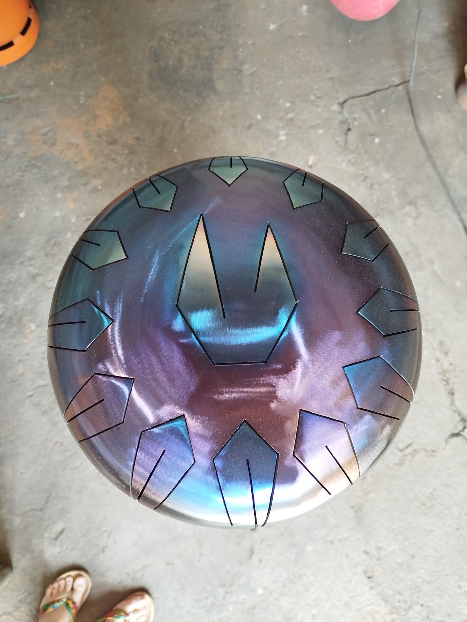 Tank Drum artesanal decorado personalizado de acero afinado a mano por ParPer Drum Harmonic Sounds España